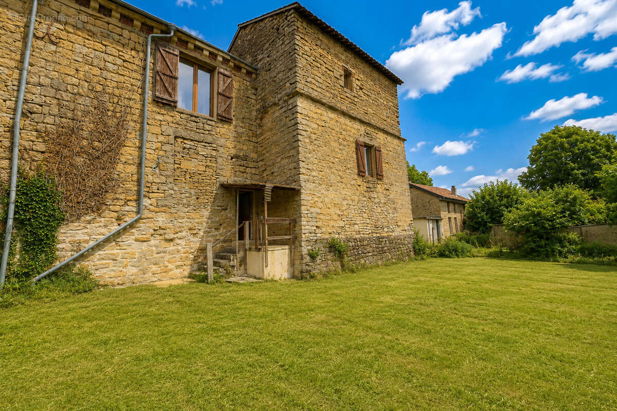 Maison à LONNY