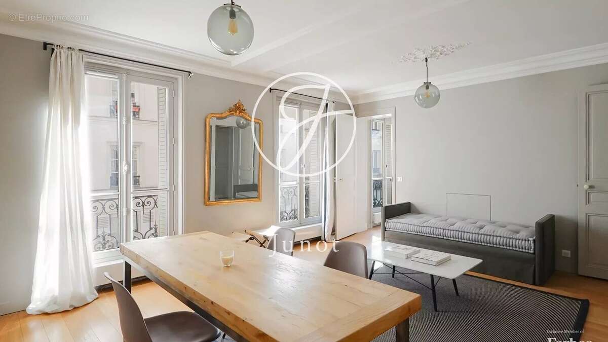 Appartement à PARIS-7E