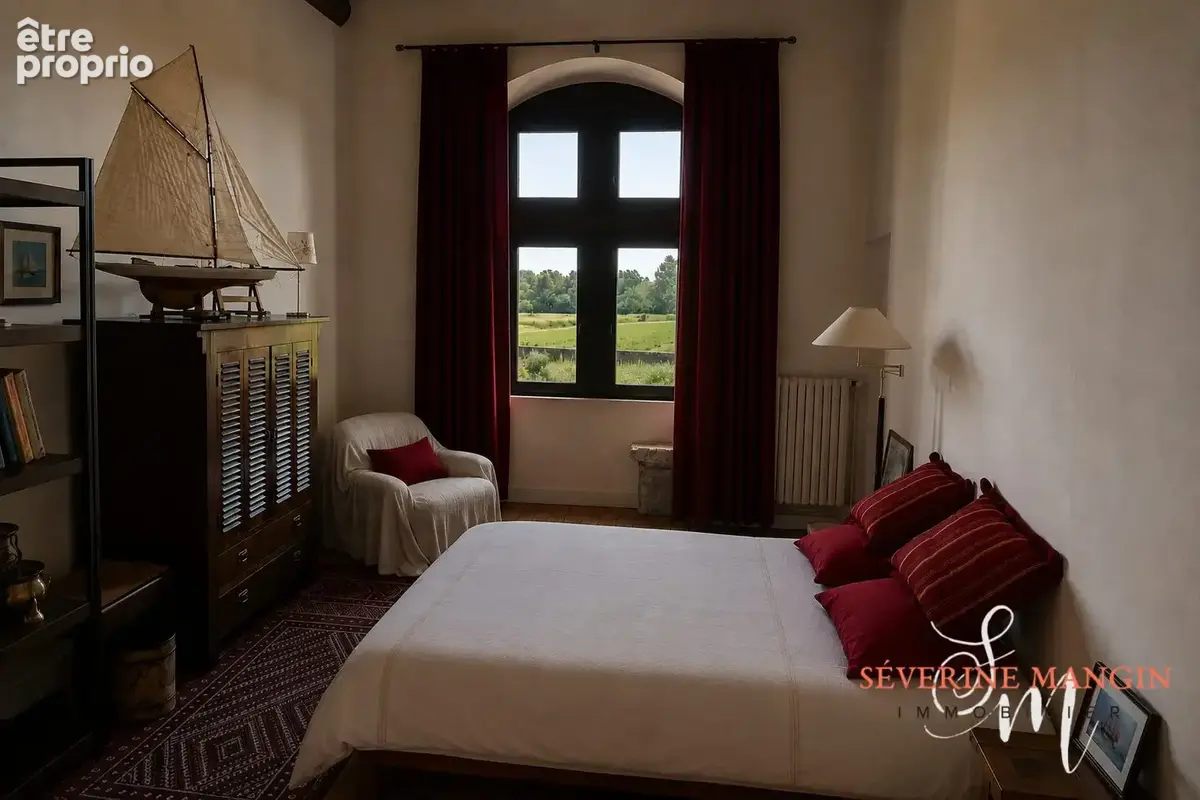 Maison 364 m² à Mours-Saint-Eusebe  - photo 6
