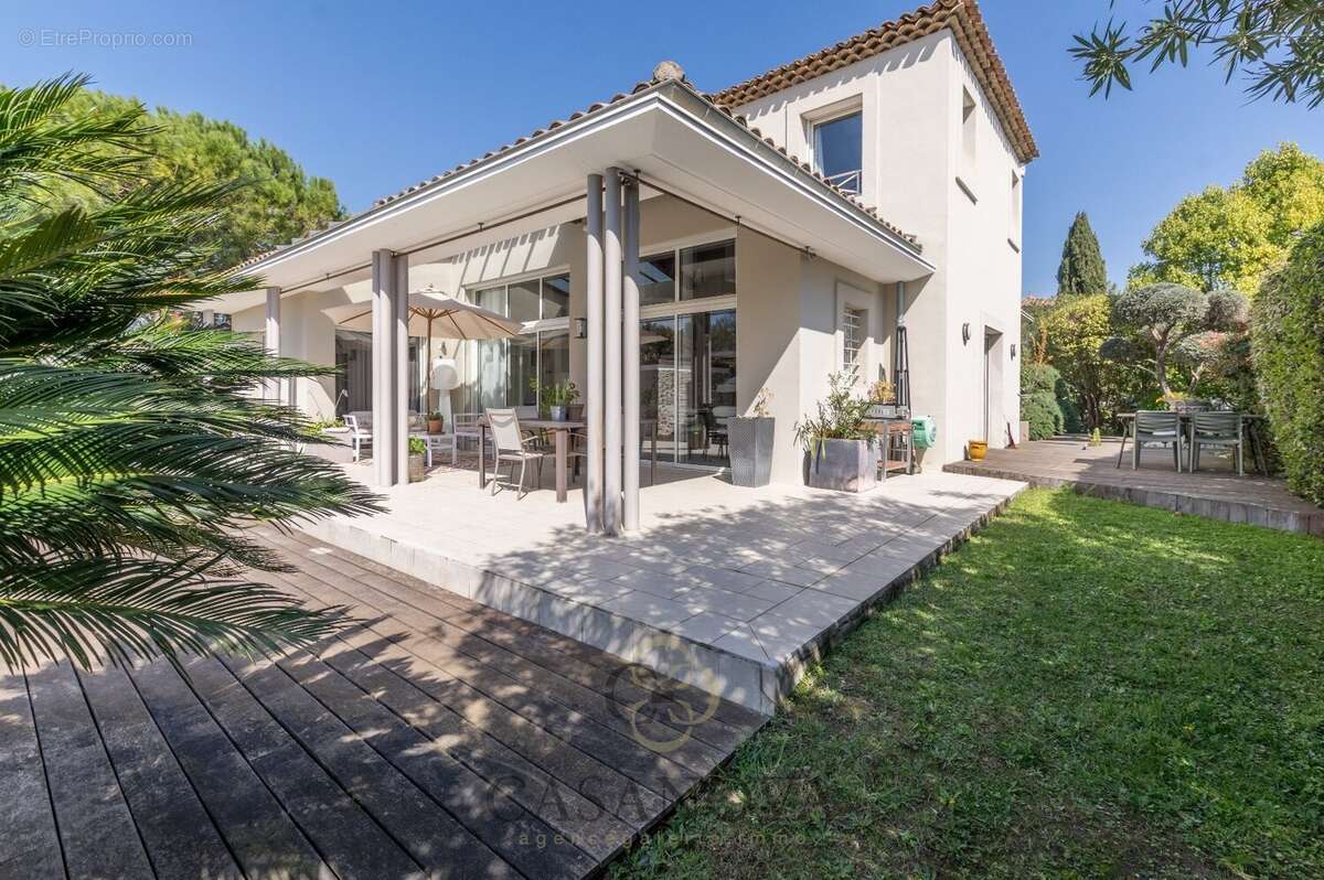 Villa contemporaine avec piscine et jardin paysager au nord de Montpellier - photo 17