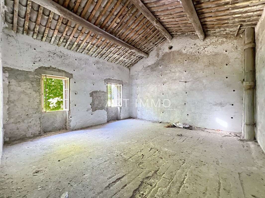 Maison à ROBION