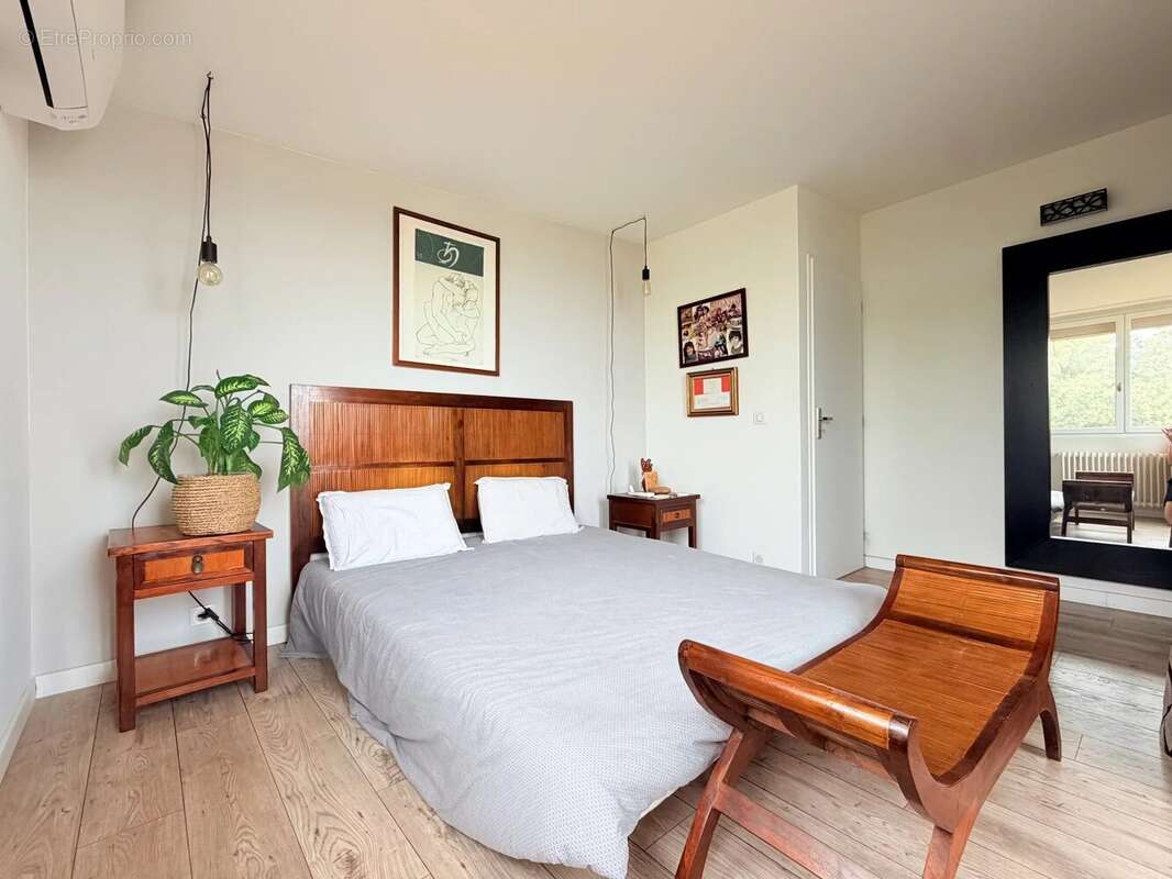 Appartement à SAINT-LAURENT-DU-VAR