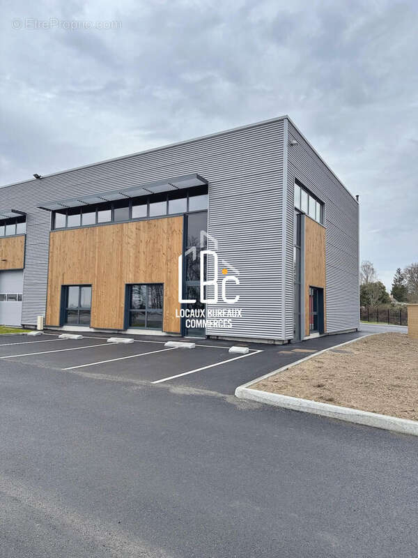 Commerce à BASSE-GOULAINE