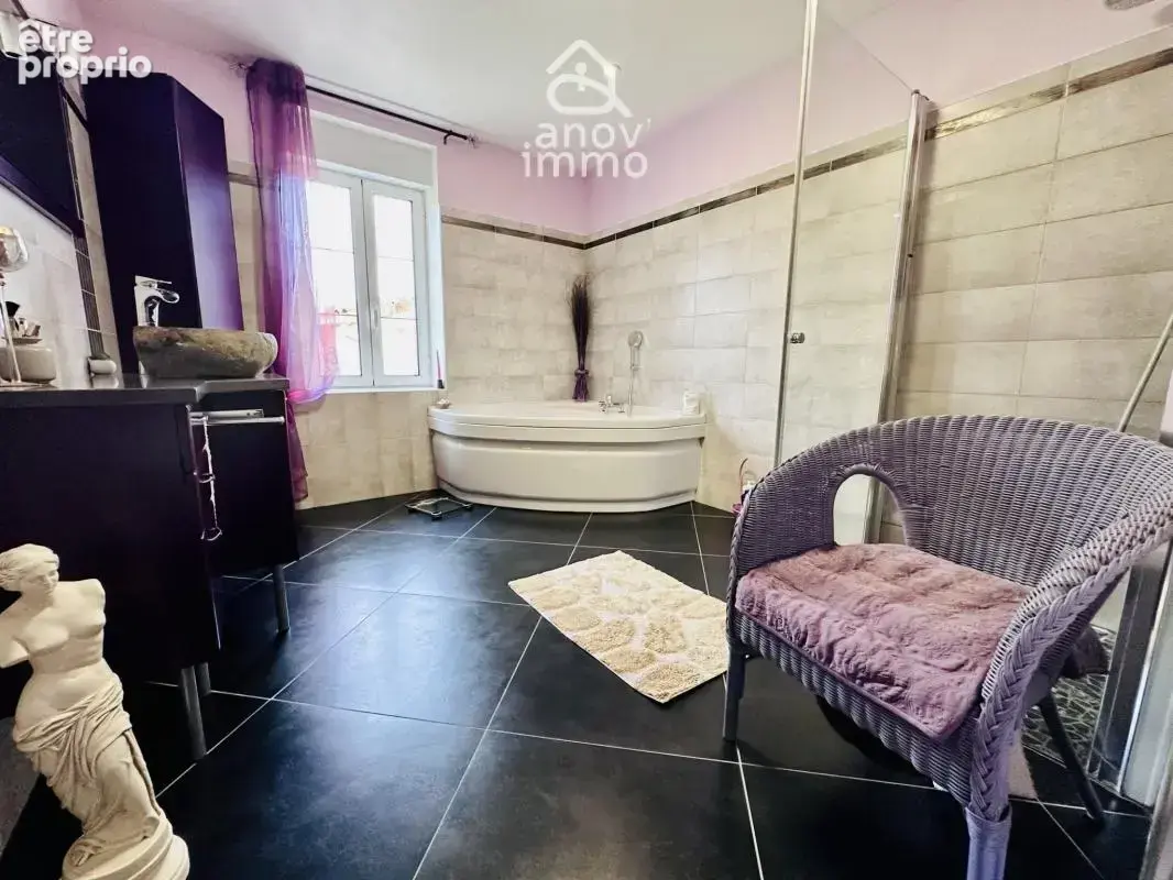 Grange rénovée avec goût   173 m2 habitables, 100 m2 de dépe - photo 12