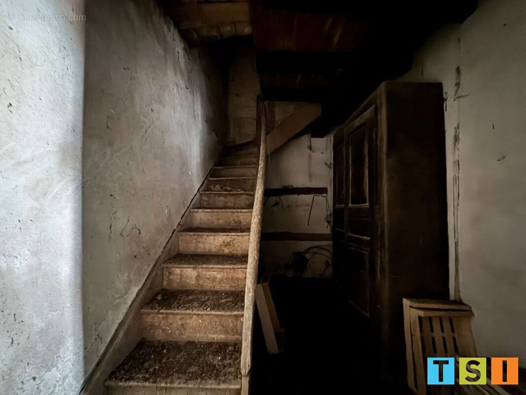 Maison à IZAUT-DE-L'HOTEL