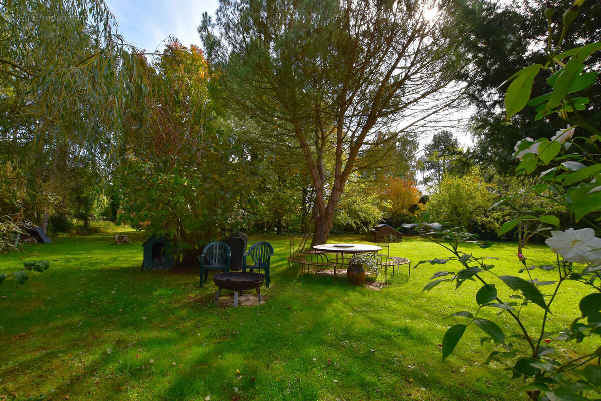 Maison à LES ESSARTS-LE-ROI