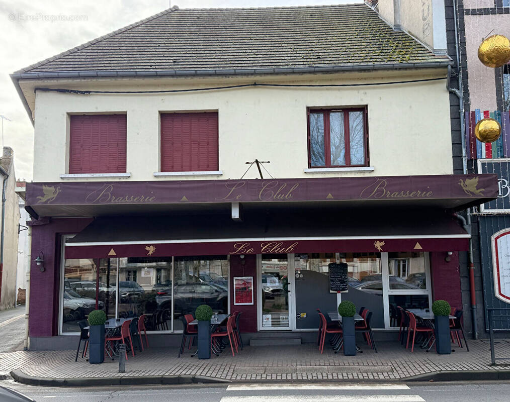 Commerce à SAINT-POURCAIN-SUR-SIOULE