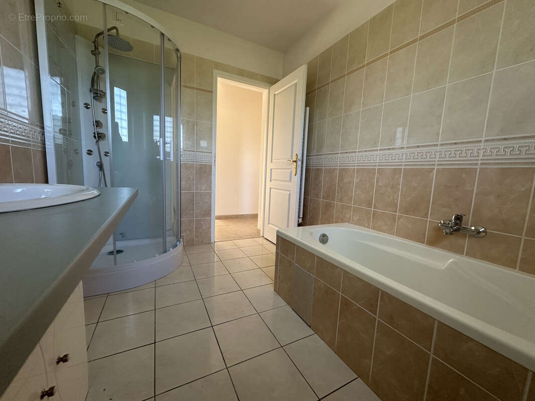 Maison a varzay - photo 14