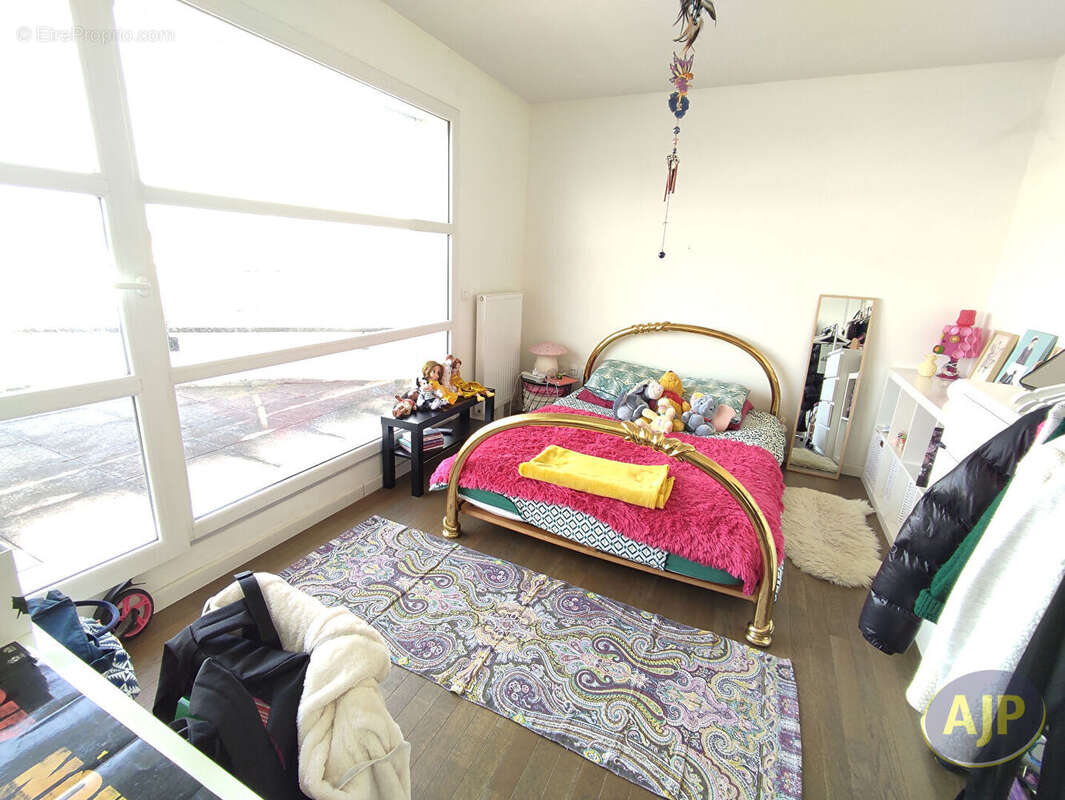 Appartement à VILLENAVE-D&#039;ORNON