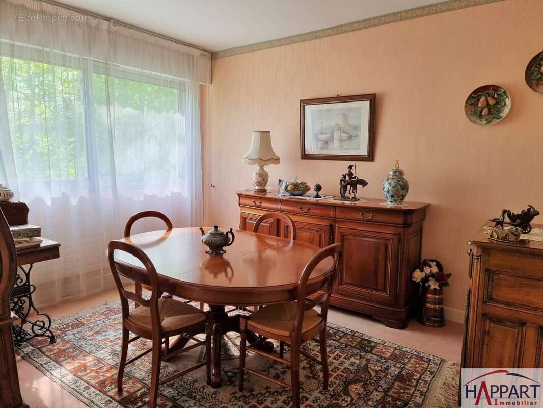 Appartement à VAUX-LE-PENIL