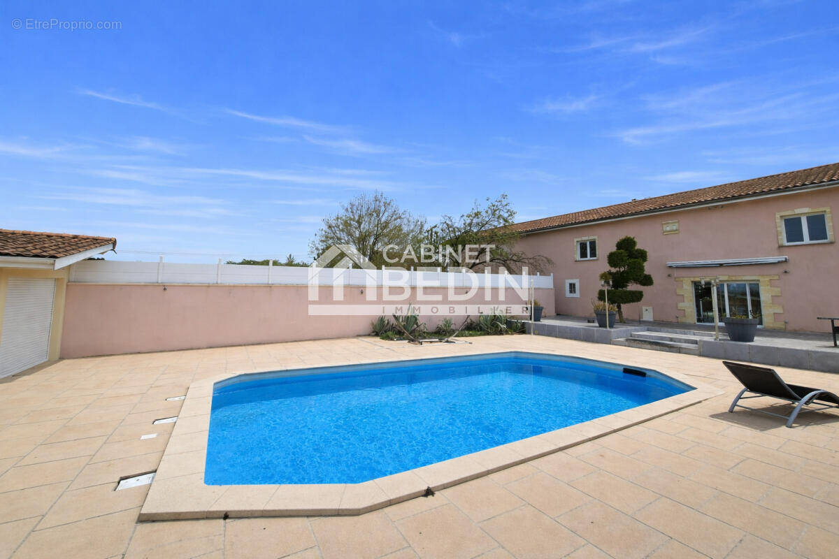 Maison à AMBARES-ET-LAGRAVE