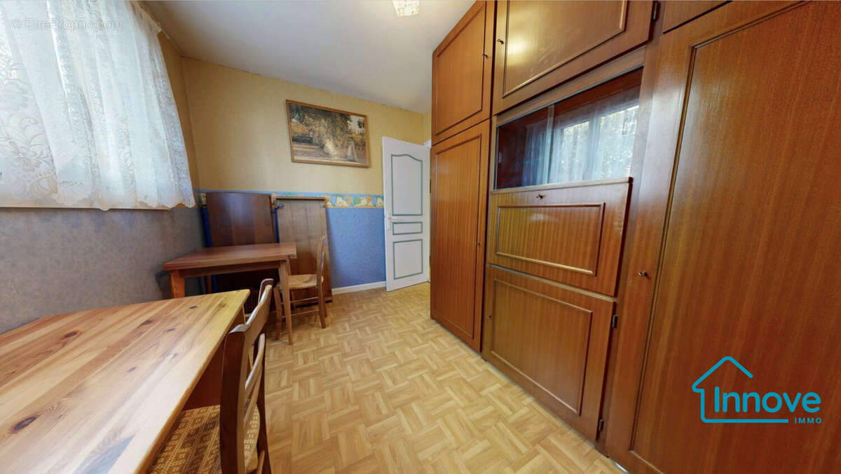 Appartement à LES CLAYES-SOUS-BOIS
