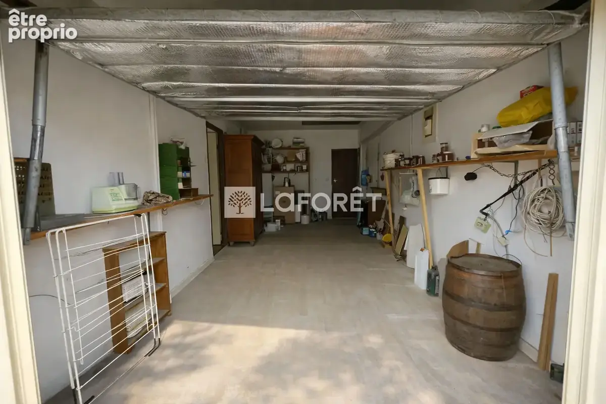 Maison plain-pied à rénover à Riorges, 117 m², terrain 960 m², grand séjour modulable, proche gare et commodités. Fort potentiel - photo 9