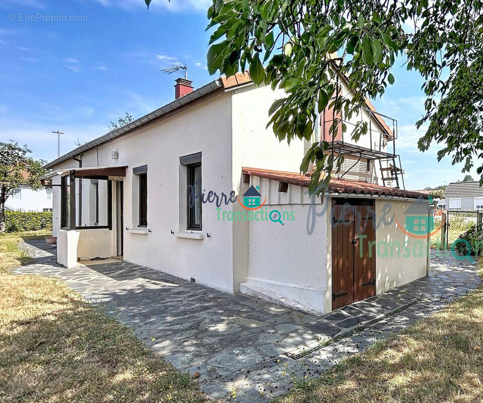 Maison à SAINT-MAURICE-D'ETELAN