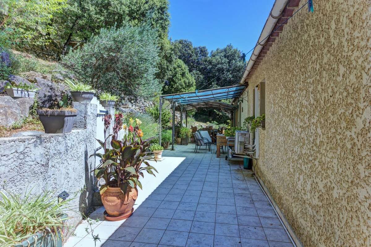 Maison 180 m² à Branoux-Les-Taillades  - photo 6