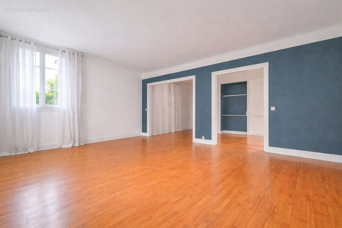 Appartement à NEUILLY-SUR-SEINE