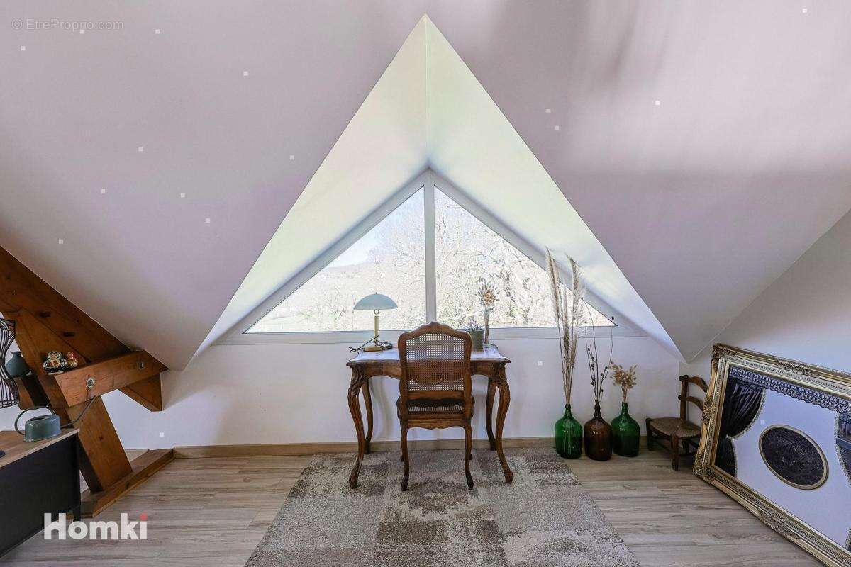 Maison à POEY-DE-LESCAR