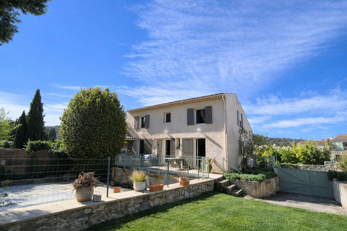 Maison à LA BASTIDE-DES-JOURDANS
