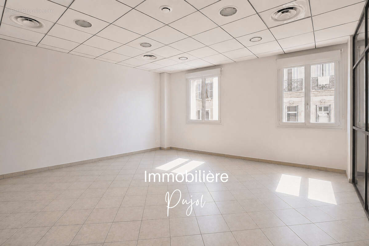 Préfecture/Rome 13001 - Plateau à aménager en appartement - photo 5