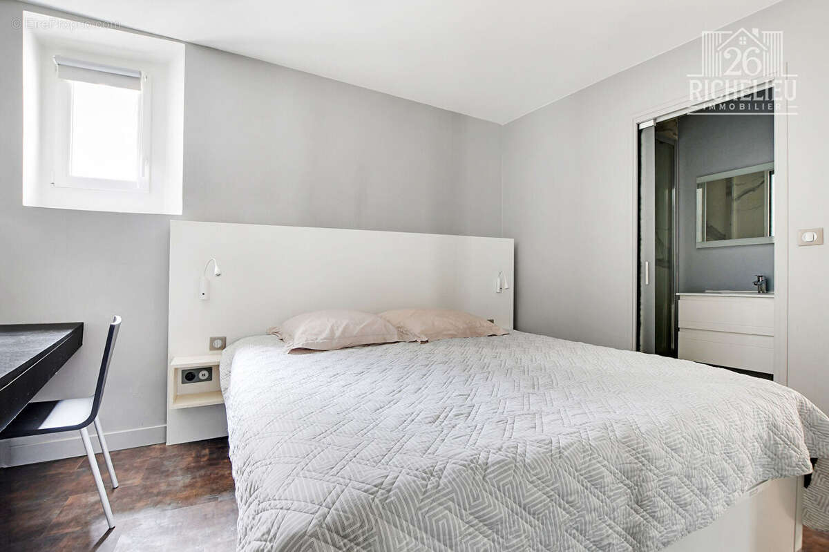 Appartement à PARIS-2E