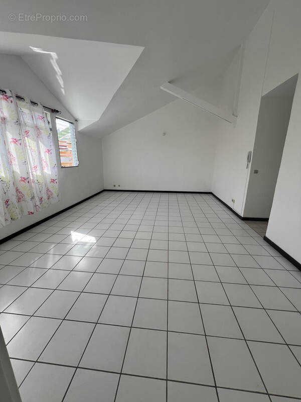 Appartement à BAIE-MAHAULT