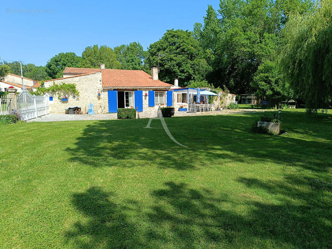 Maison à SAINT-NAZAIRE-SUR-CHARENTE