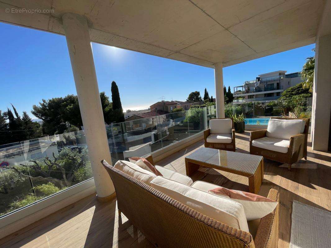 A  vendre superbe appartement de luxe a bandol  83150 cote d azur - photo 2