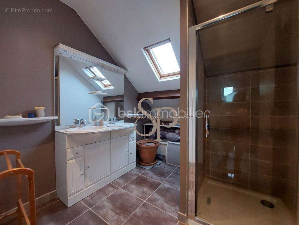 Maison à FONTAINE-LA-GAILLARDE