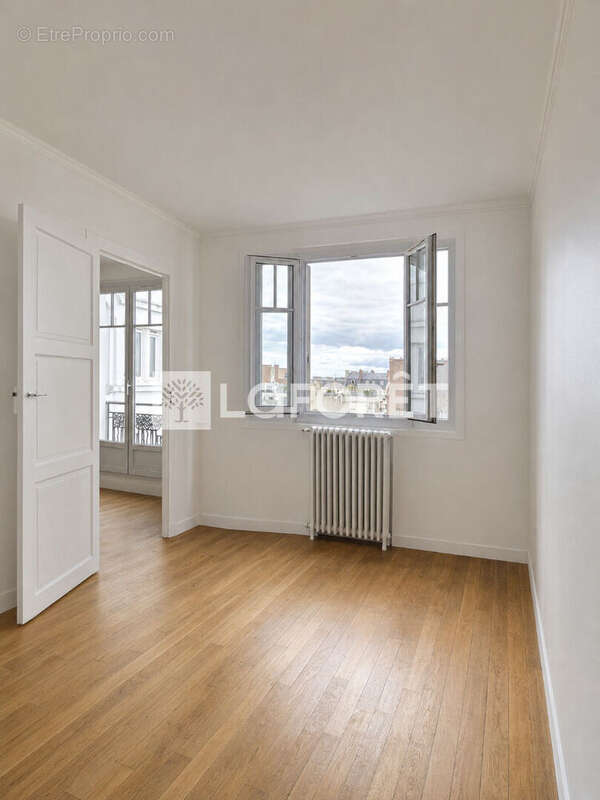 Appartement à NEUILLY-SUR-SEINE