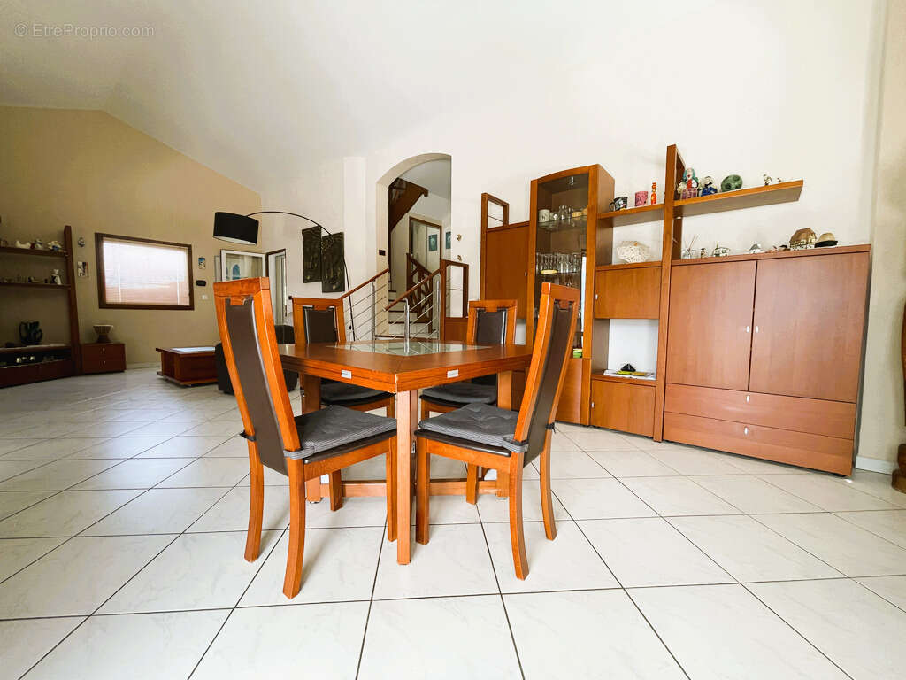 Maison individuelle + grand garage - photo 9