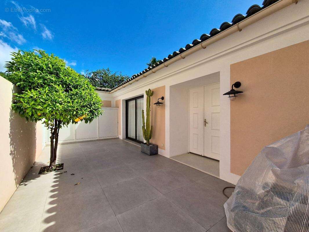 Maison à VILLENEUVE-LOUBET
