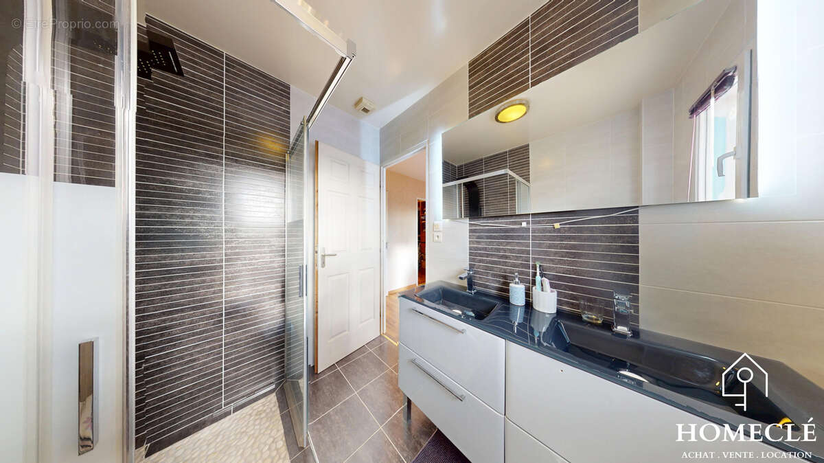 Belle villa d'architecte - 154 m2 - Montceaux - photo 12