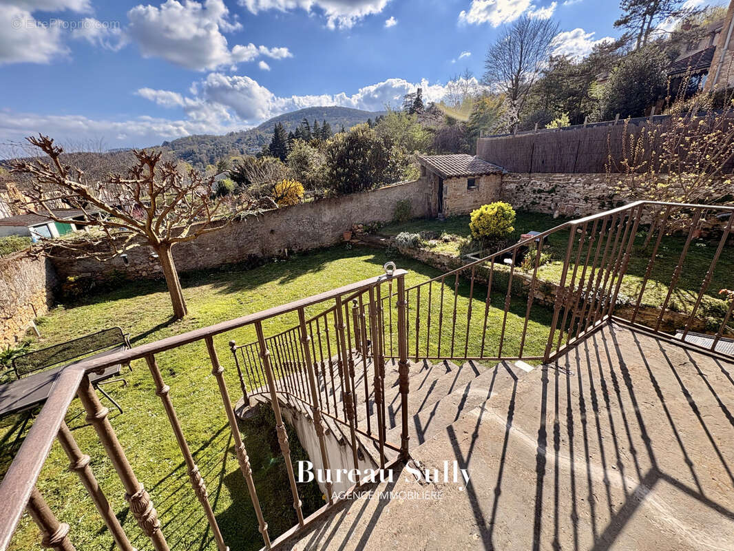 Maison à COUZON-AU-MONT-D'OR