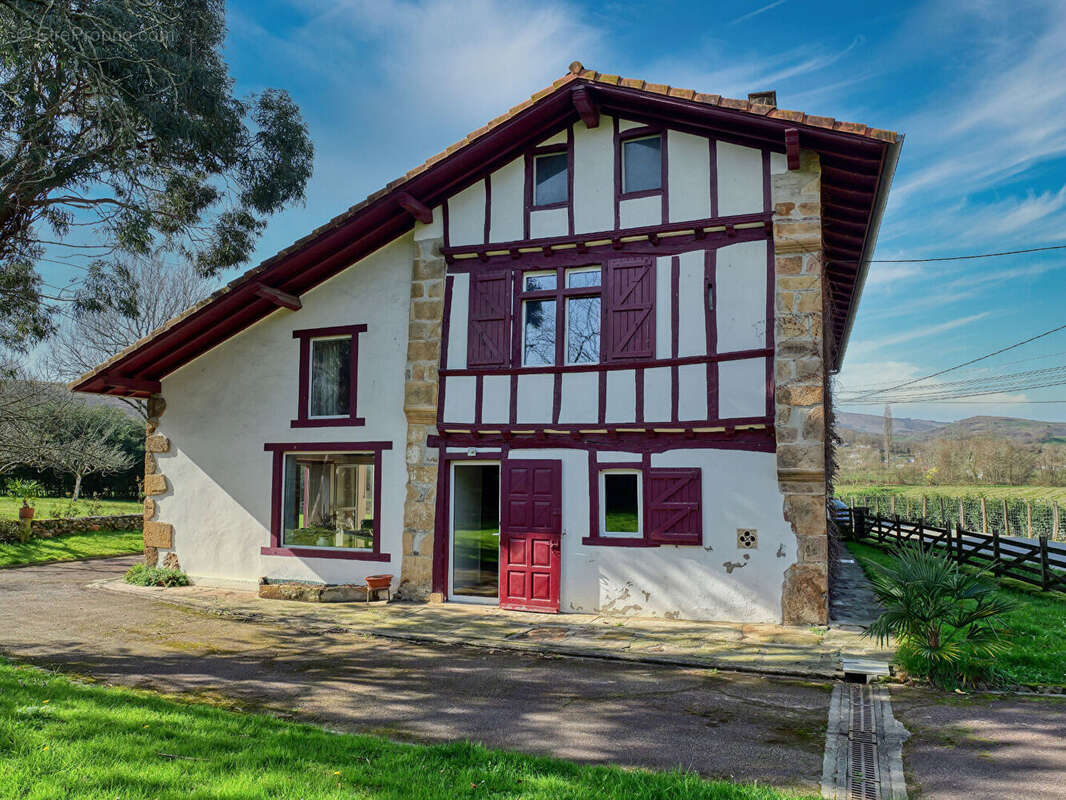 Maison à SAINT-PEE-SUR-NIVELLE