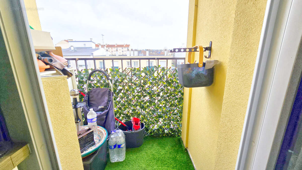 Appartement à SARTROUVILLE