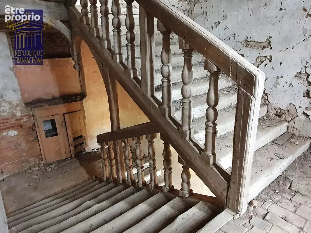 Chateau a renover - photo 3