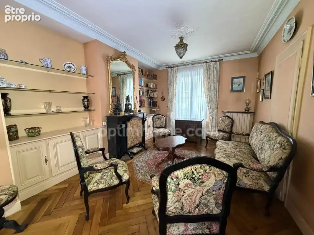 LISIEUX – Maison de caractère, 7 chambres, jardin et vue dégagée, proche centre ville - photo 5