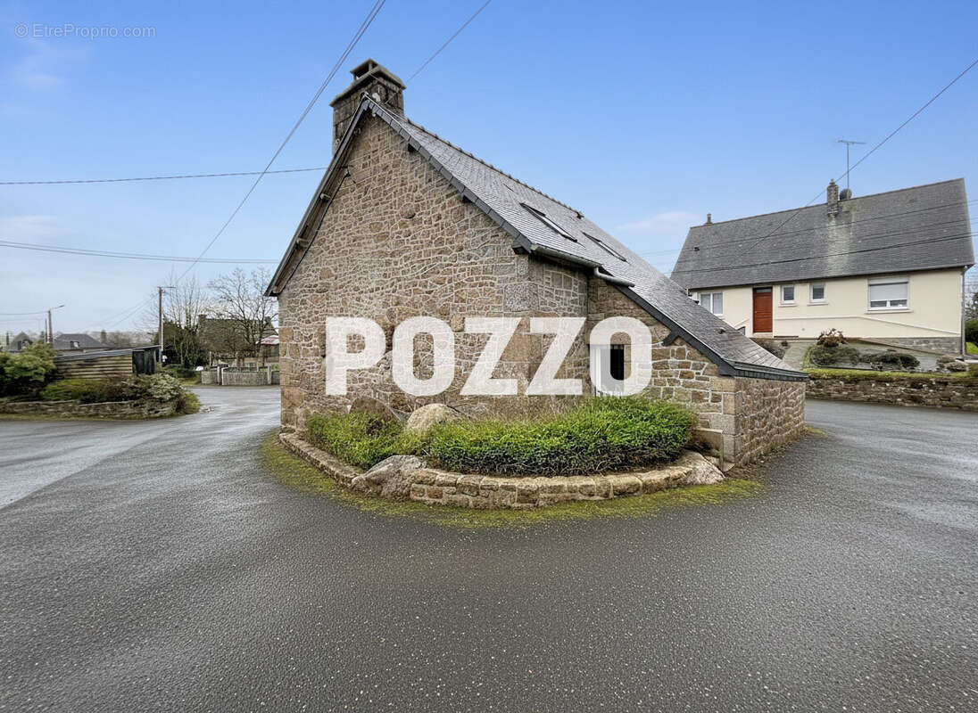 Maison à LOUVIGNE-DU-DESERT