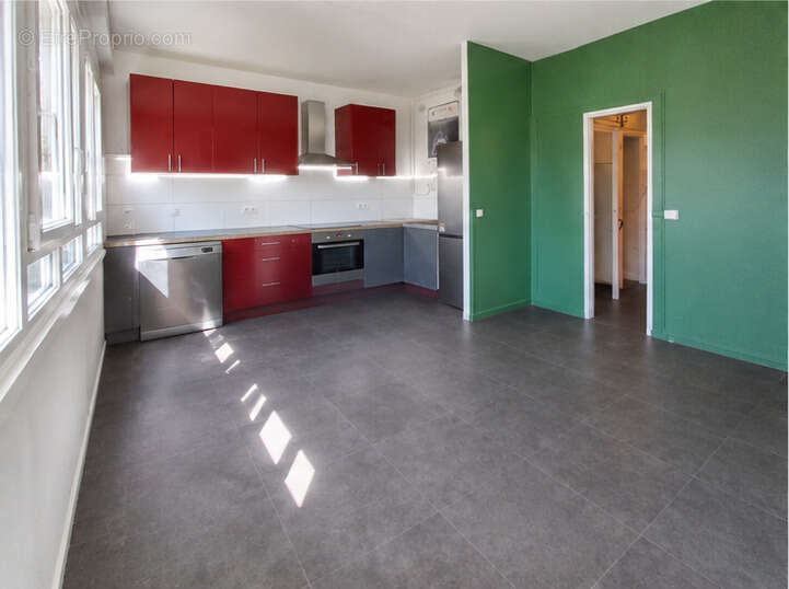  Charmant studio transformé en 2 pièces   Idéalement situé à 5 min à pied du métro Créteil-Préfecture - photo 4