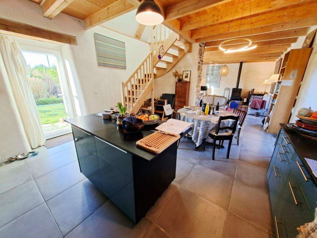 Longère en pierres rénovée avec maison d'amis ! - photo 9