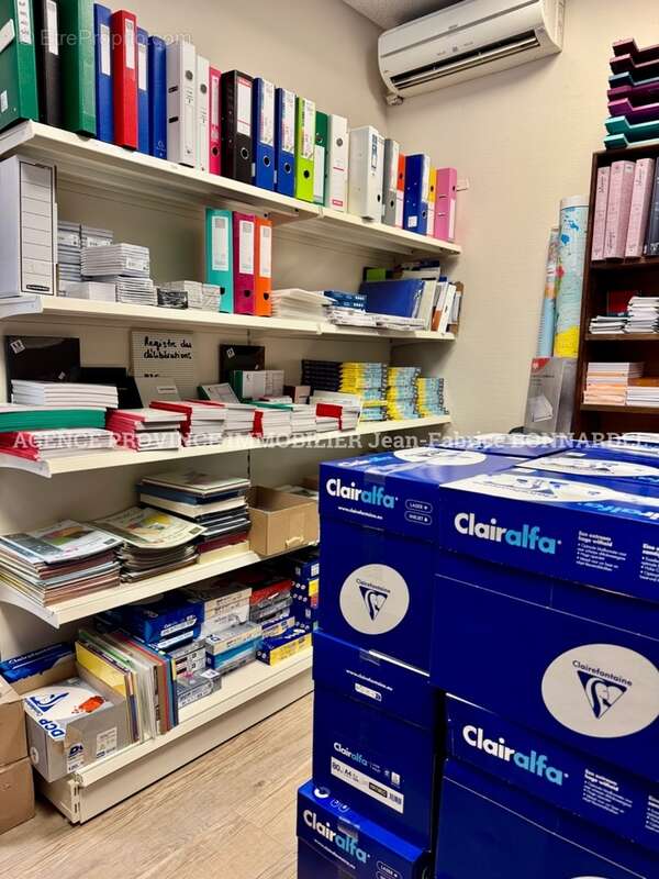 Commerce à SAINTE-CECILE-LES-VIGNES