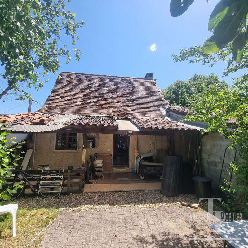 Maison à ANTONNE-ET-TRIGONANT