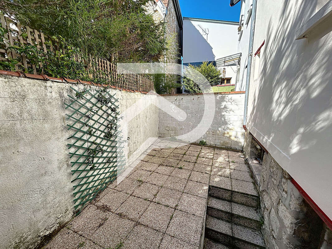 Maison à SAINT-MAUR-DES-FOSSES