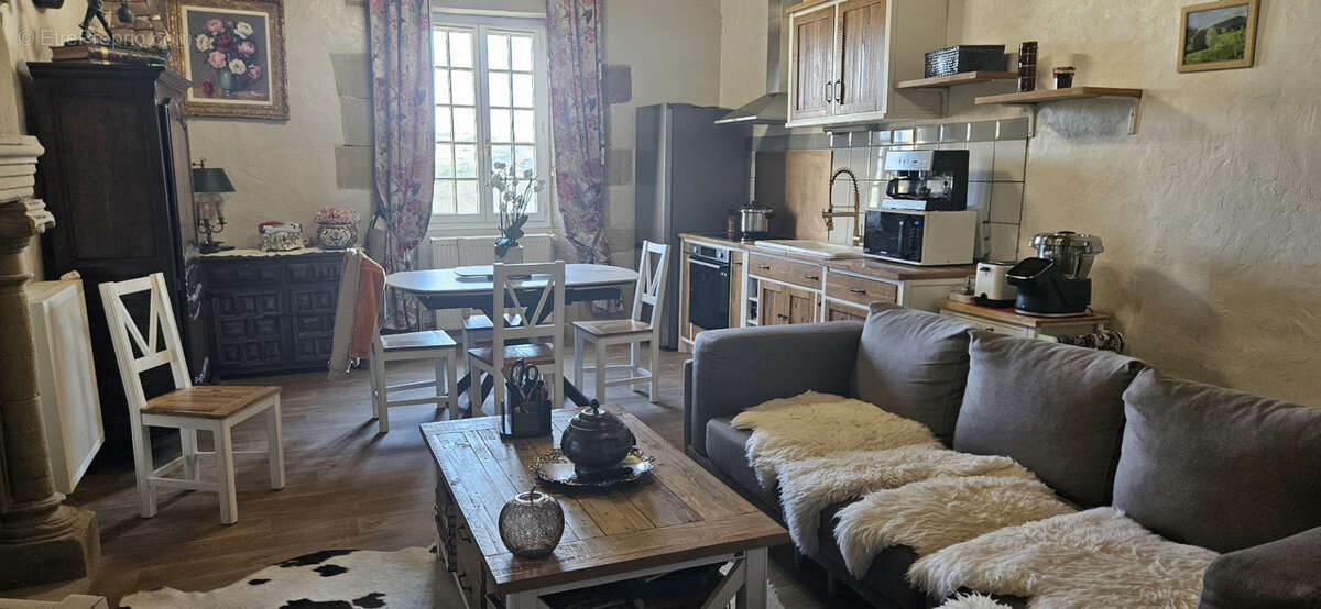 Appartement à COSNAC