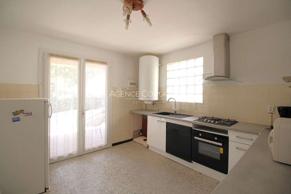 Appartement à SAINT-CYR-SUR-MER