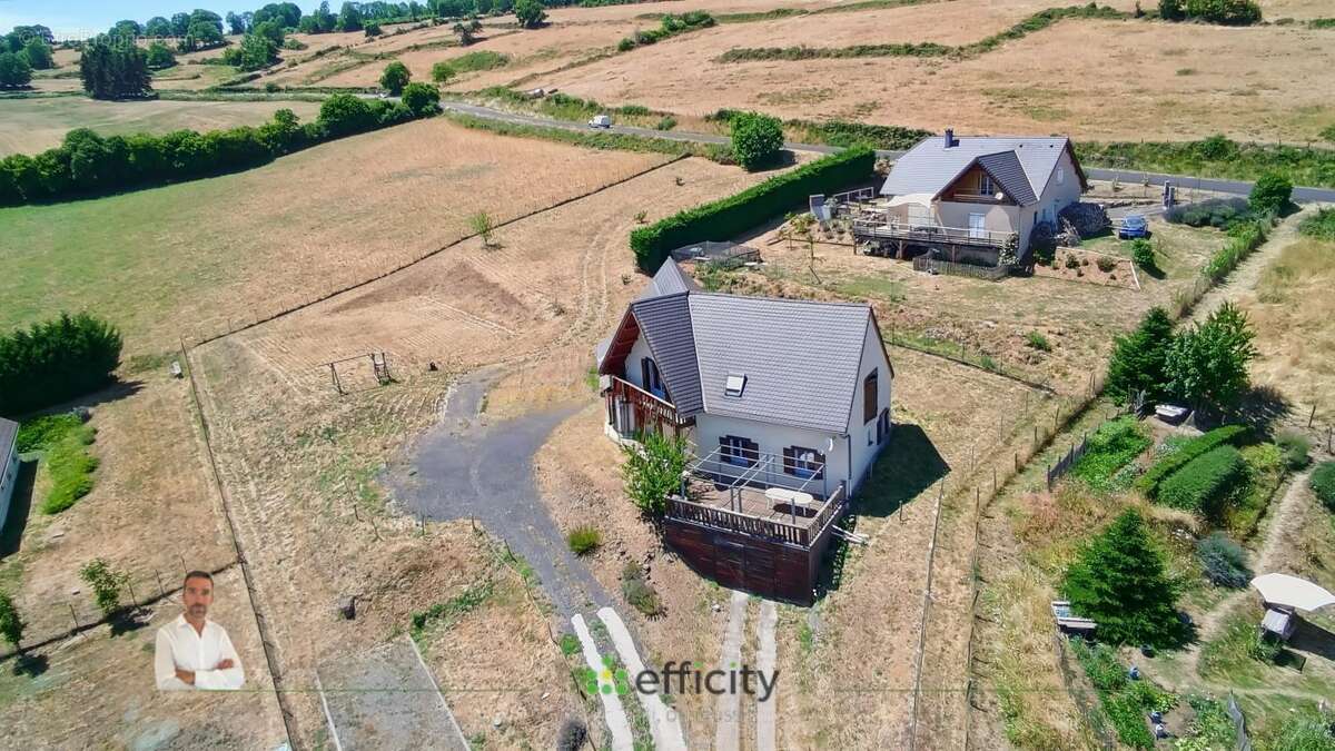 Maison 214 m² à Besse-Et-Saint-Anastaise  - photo 9