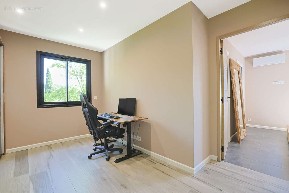 Maison à SOLLIES-PONT