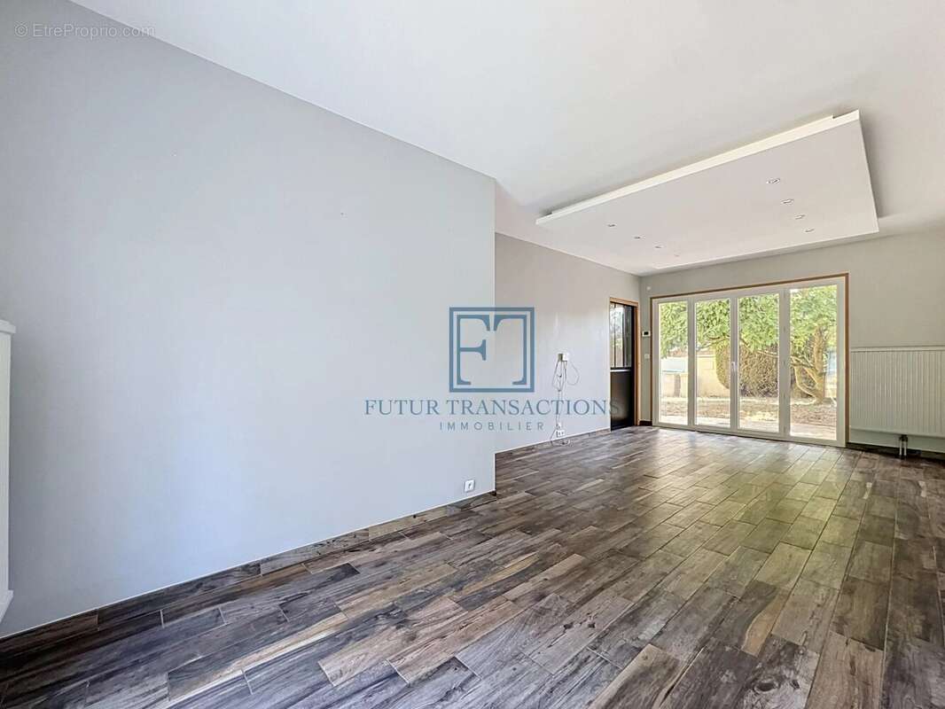 Maison familiale 5 chambres à Élancourt - photo 3