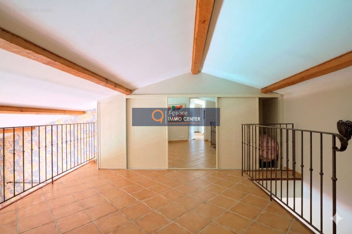 Villa Type 5/ 6 de 200m2 habitables 83140 Six fours les plages - photo 18