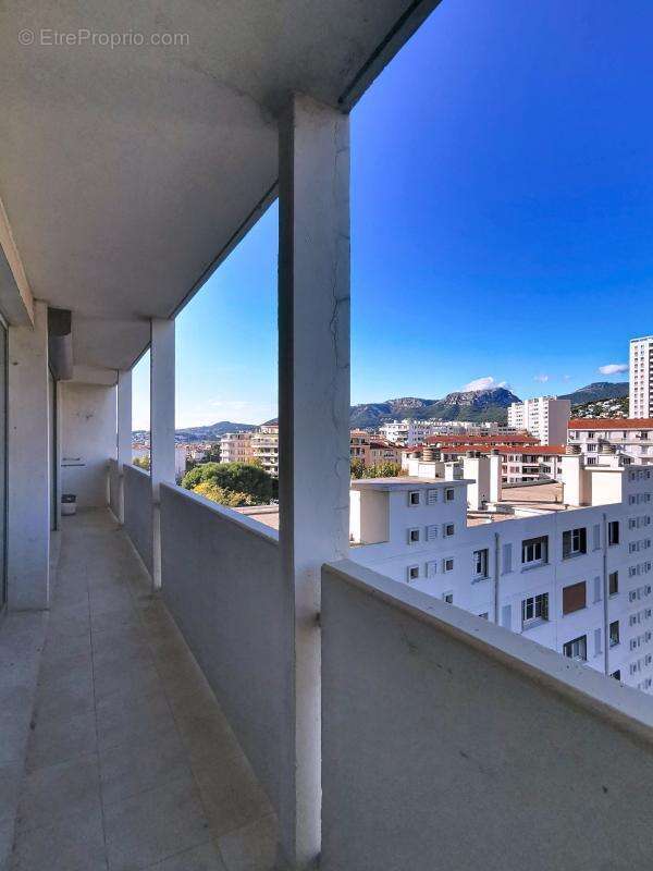 Valoriser progressivement votre patrimoine ! À VENDRE Appartement T4, étage élevé avec balcon, 3 chambres, cave, tout à pied à T - photo 14